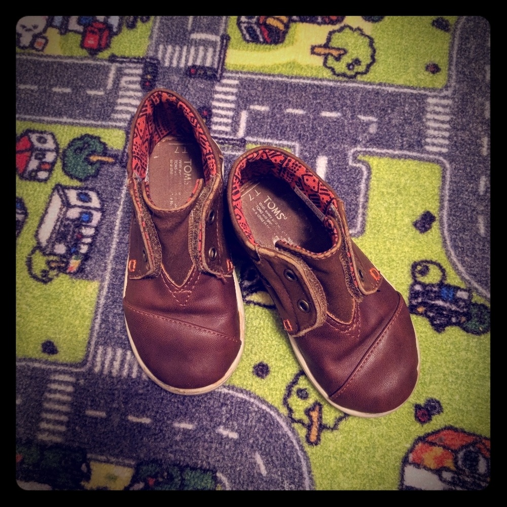 💥2/$10💥 Toddler Tom's velcro loafers